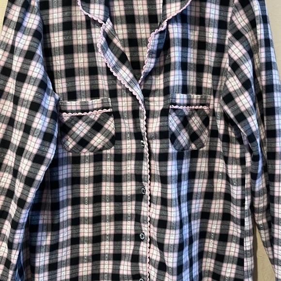 Victoria Secret Pajama Top black white pink plaid roll tabs sleeves Size S - Picture 3 of 13